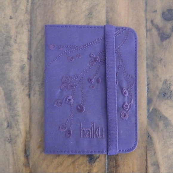Haiku RFID Passport Holder - Picture 2 of 8